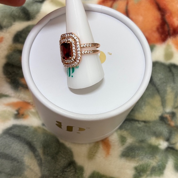 January 2025 ring - Picture 2 of 2